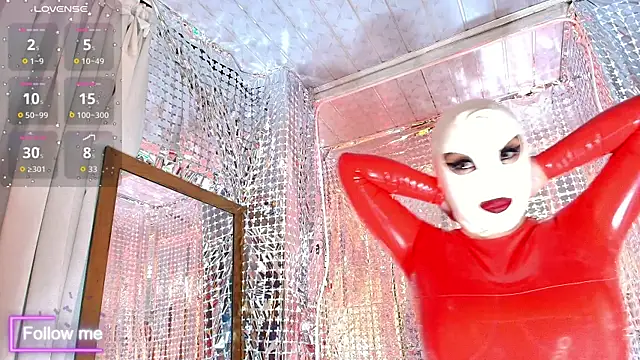 Snapshot of LatexDevil_Blondie chatting on November 26, 2025, 2:39 pm LatexDevil Blondie online show from November 26, 2025, 2:39 pm