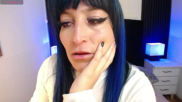 alicia moom online show from September 24, 2025, 7:20 pm