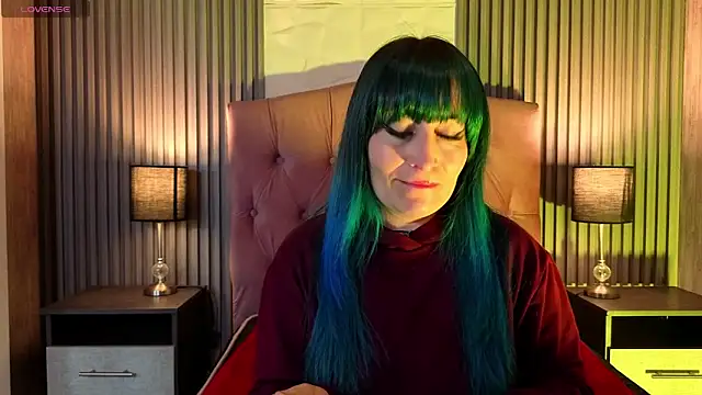 alicia moom online show from April 13, 2026, 7:07 pm