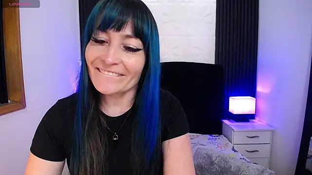 alicia moom online show from March 17, 2025, 6:53 pm