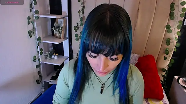 alicia moom online show from March 11, 2025, 7:58 pm