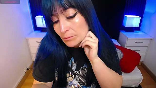 alicia moom online show from October 11, 2025, 2:51 pm