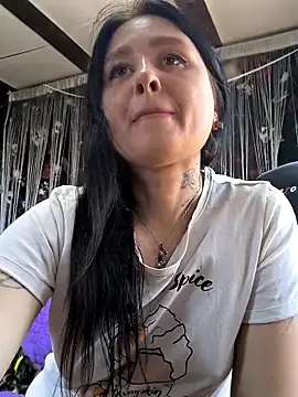 KikiXRed online show from April 16, 2026, 8:59 am