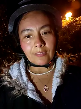 Snapshot of bellapaty chatting on October 17, 2025, 5:33 am bellapaty online show from October 17, 2025, 5:33 am