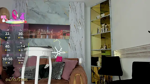 EmmaHills Sex online show from December 4, 2025, 1:43 pm