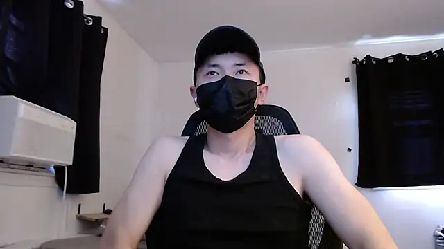 twbobo00715 online show from October 3, 2025, 9:05 pm