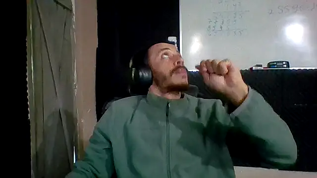 MachoScorpionCaralho online show from April 24, 2026, 8:00 pm