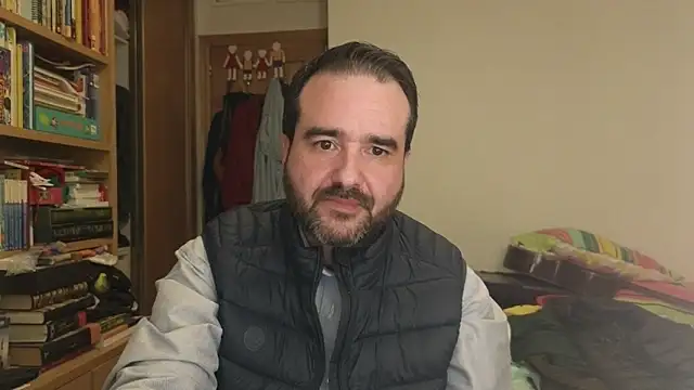 Snapshot of curiosillo83 chatting on February 4, 2026, 6:36 pm curiosillo83 online show from February 4, 2026, 6:36 pm