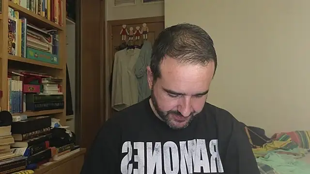 curiosillo83 online show from October 20, 2025, 3:01 pm