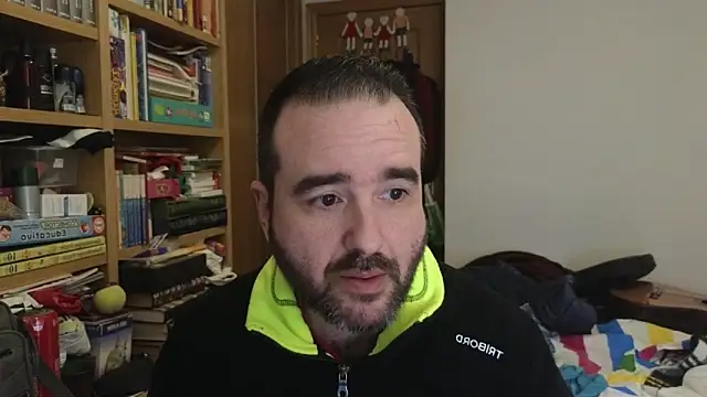 curiosillo83 online show from April 3, 2026, 8:32 am