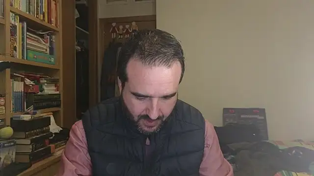 Snapshot of curiosillo83 chatting on February 20, 2026, 3:47 pm curiosillo83 online show from February 20, 2026, 3:47 pm