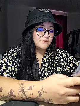 Sakura 0505 online show from November 22, 2025, 8:08 pm