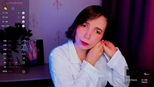 KindHazelHere  online show from October 27, 2025, 8:26 am