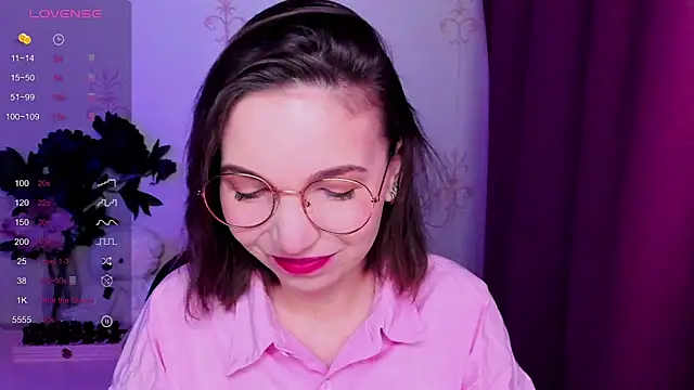 Snapshot of KindHazelHere_ chatting on February 27, 2026, 11:48 pm KindHazelHere online show from February 27, 2026, 11:48 pm