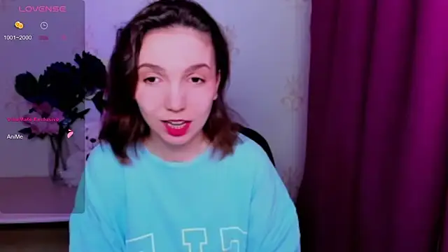 KindHazelHere  online show from May 21, 2026, 1:14 am