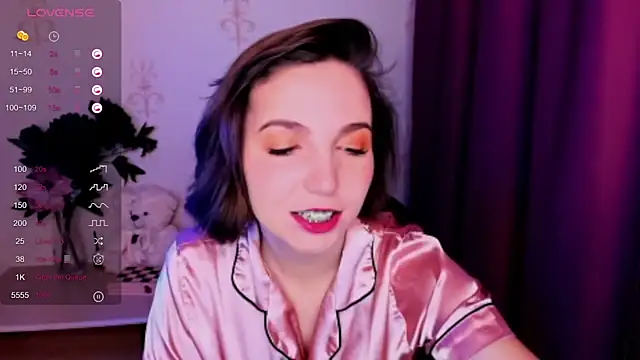 KindHazelHere  online show from November 11, 2025, 8:20 am