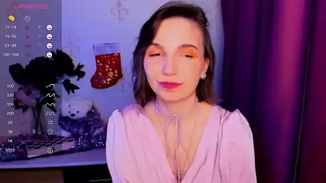 KindHazelHere  online show from December 19, 2025, 4:31 pm