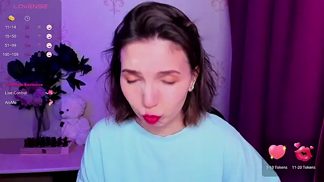 Snapshot of KindHazelHere_ chatting on February 23, 2026, 11:27 pm KindHazelHere online show from February 23, 2026, 11:27 pm