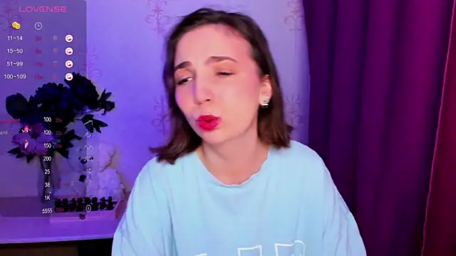 Snapshot of KindHazelHere_ chatting on January 31, 2026, 8:18 pm KindHazelHere online show from January 31, 2026, 8:18 pm