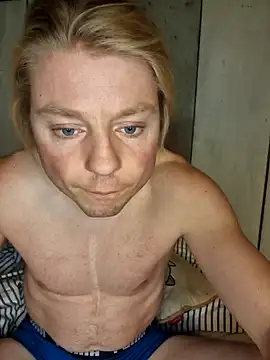 Snapshot of Tobias112cc chatting on November 6, 2025, 8:13 pm Tobias112cc online show from November 6, 2025, 8:13 pm