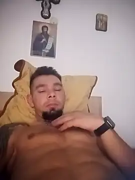 Medelin92 online show from December 13, 2025, 11:00 pm