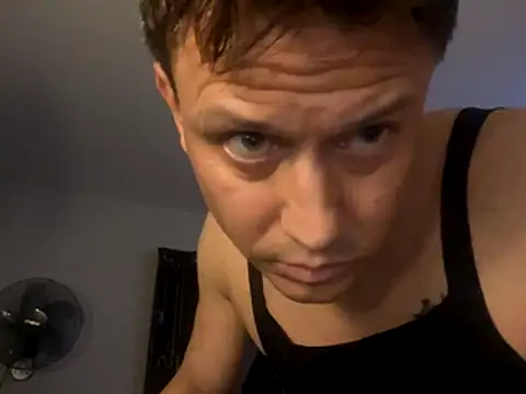 LiamDean20 online show from December 13, 2025, 10:16 pm