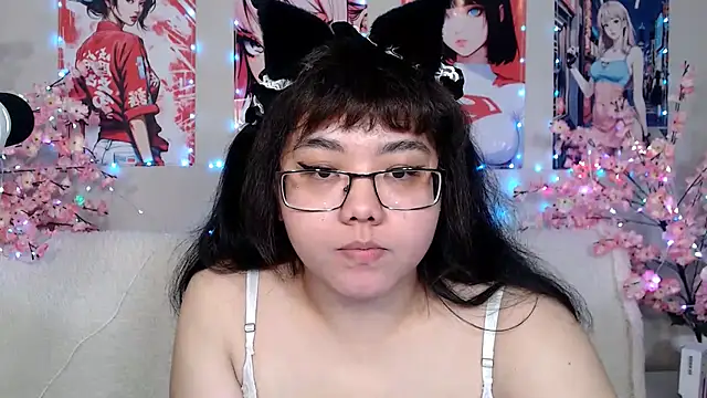 Snapshot of Moertomlly chatting on July 7, 2026, 7:23 am Moertomlly online show from July 7, 2026, 7:23 am