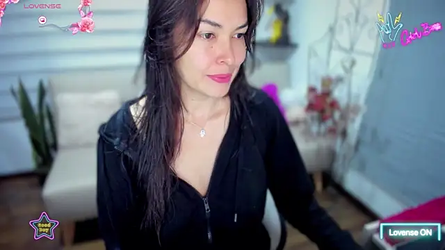 Snapshot of Lunlunera chatting on February 1, 2026, 1:37 am Lunlunera online show from February 1, 2026, 1:37 am