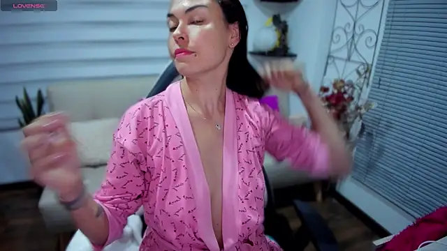 Snapshot of Lunlunera chatting on February 7, 2026, 1:35 am Lunlunera online show from February 7, 2026, 1:35 am