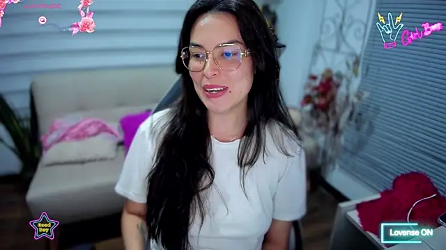 Snapshot of Lunlunera chatting on February 15, 2026, 7:51 am Lunlunera online show from February 15, 2026, 7:51 am