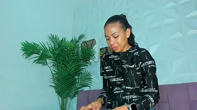 Hellen Sky online show from November 12, 2025, 7:07 pm