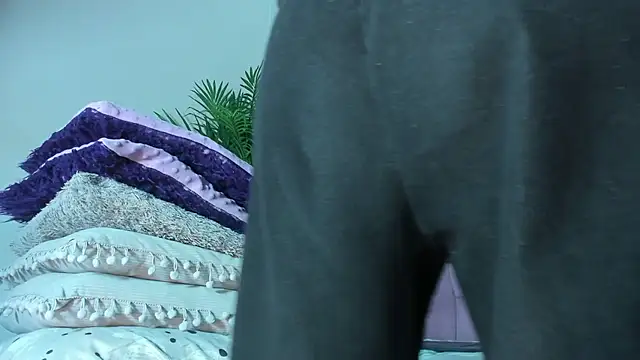 Hellen Sky online show from October 10, 2025, 7:15 pm