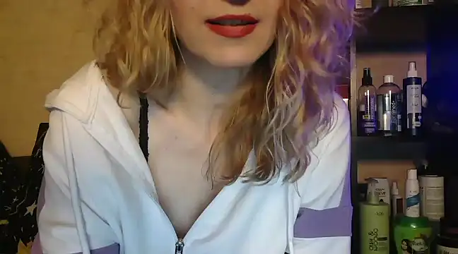 Natasha Nannette online show from February 19, 2025, 5:49 pm