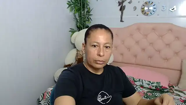 mature martina online show from September 24, 2025, 10:27 pm