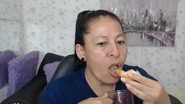 mature martina online show from June 29, 2026, 9:58 pm