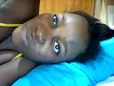 Snapshot of Alessandrajenna chatting on September 15, 2025, 4:35 am Alessandrajenna online show from September 15, 2025, 4:35 am