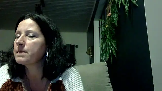 feline27 online show from January 12, 2026, 4:58 pm