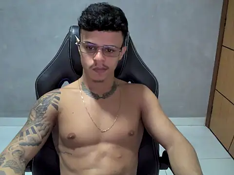 Snapshot of Gust027 chatting on April 15, 2026, 9:15 pm Gust027 online show from April 15, 2026, 9:15 pm