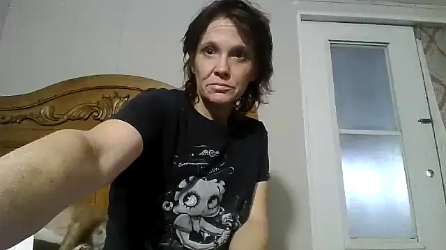 spundarella420 online show from May 27, 2026, 8:27 pm