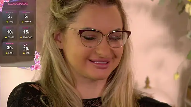 Denisse Perry online show from September 19, 2025, 10:36 pm