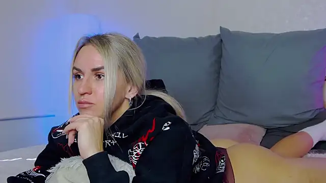 SofiJames online show from October 9, 2025, 6:58 am