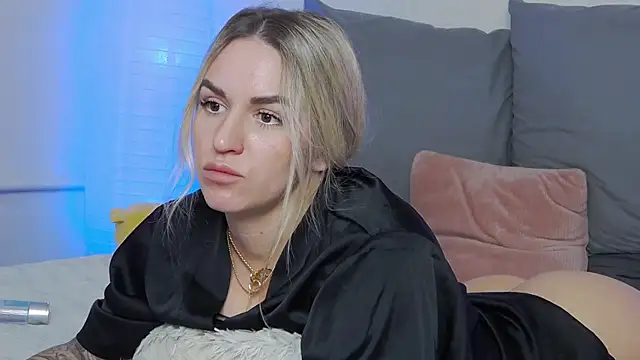 SofiJames online show from March 17, 2025, 9:01 am