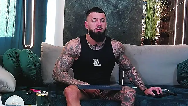 Snapshot of masterkingofmusclee chatting on January 29, 2025, 6:33 am masterkingofmusclee online show from January 29, 2025, 6:33 am