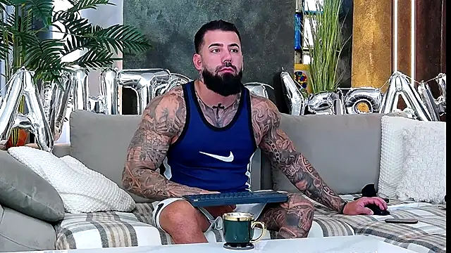 masterkingofmusclee online show from October 24, 2025, 6:45 am