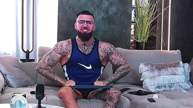 Snapshot of masterkingofmusclee chatting on March 10, 2025, 7:22 am masterkingofmusclee online show from March 10, 2025, 7:22 am