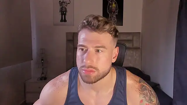 Snapshot of paul_rogerr chatting on November 29, 2025, 10:43 pm paul rogerr online show from November 29, 2025, 10:43 pm