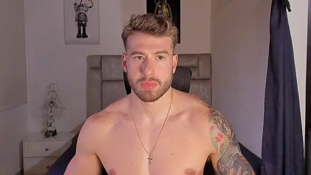 Snapshot of paul_rogerr chatting on November 18, 2025, 10:24 pm paul rogerr online show from November 18, 2025, 10:24 pm