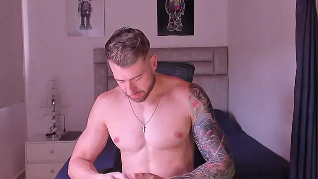 Snapshot of paul_rogerr chatting on October 29, 2025, 6:18 pm paul rogerr online show from October 29, 2025, 6:18 pm