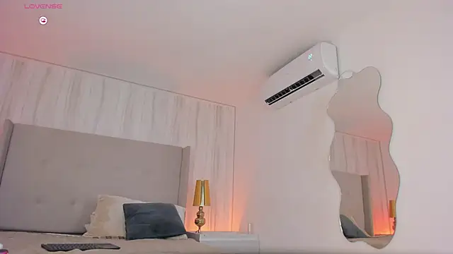 chloe d online show from March 11, 2026, 5:56 am