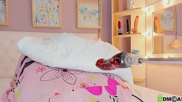 julyanna  online show from November 20, 2025, 8:20 pm